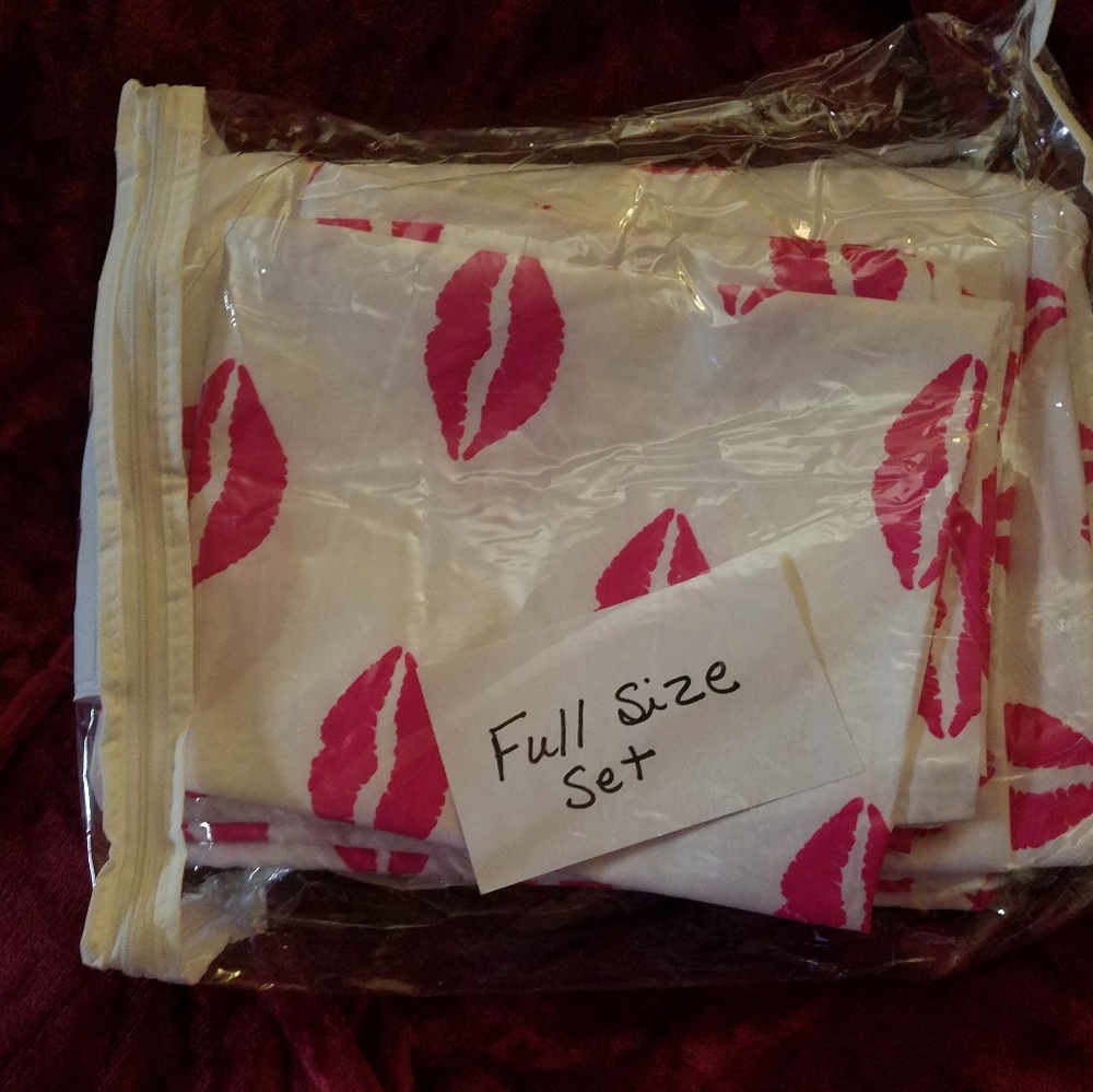 Full Size Lips Sheet Set